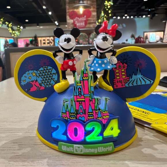 2024 Disney Mickey Mouse and Minnie Mouse Holiday Ornament - Picture 4 of 4